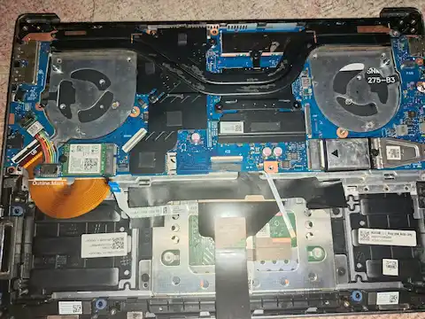 Foto Dokumentasi: Panduan Bongkar Pasang Laptop Mudah untuk Pemula di Area Bekasi - Service Laptop & Perbaikan Laptop Panggilan CV TEKNISIKU Cibitung Cikarang Bekasi